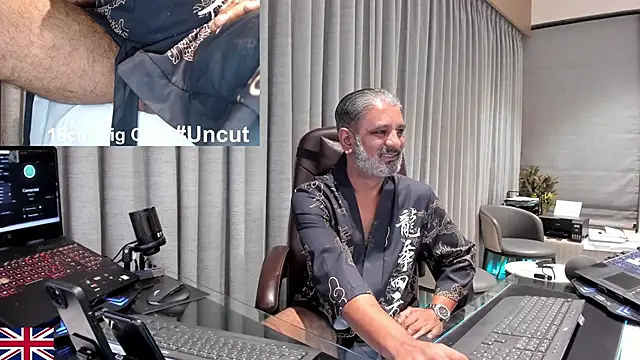 OnlineBossUK's Live XXX Chat