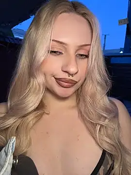 XXX chat uživo modela DayaFoxy