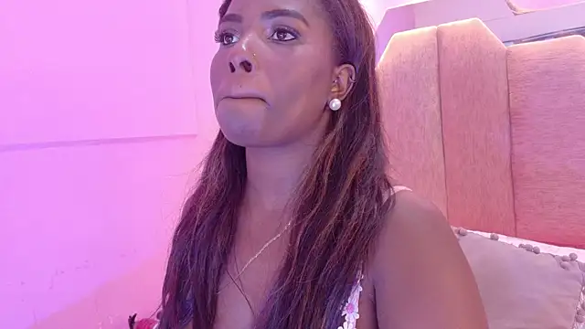 Chat +18 de LoveQueen2 ao vivo