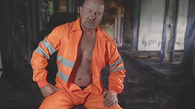 Chat XXX en directo de ManlyPrisonGuy