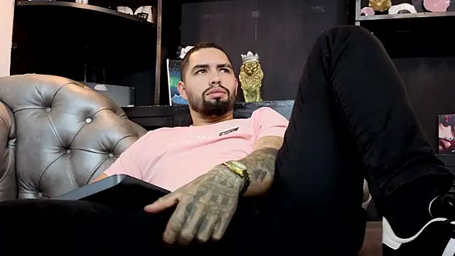 XXX chat uživo modela matteosantos