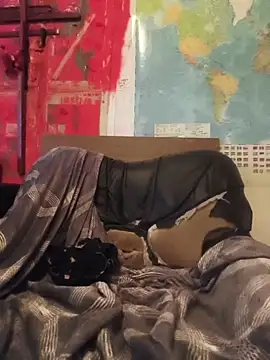 Ozomitro: διαδικτυακό σόου στην κάμερα