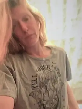 GoldenFlameGoddess' Live XXX Chat