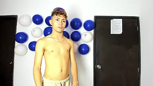 AVENGER_BOYS2026のライブXXXチャット