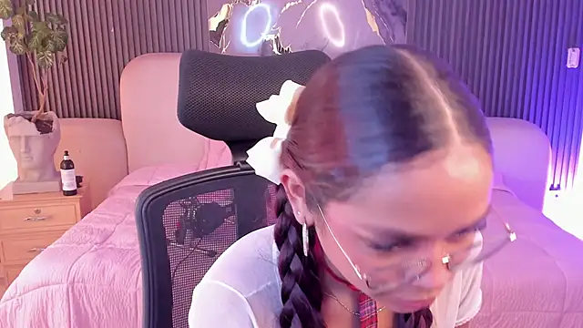 دردشة CarolineFyre الجنسية المباشرة