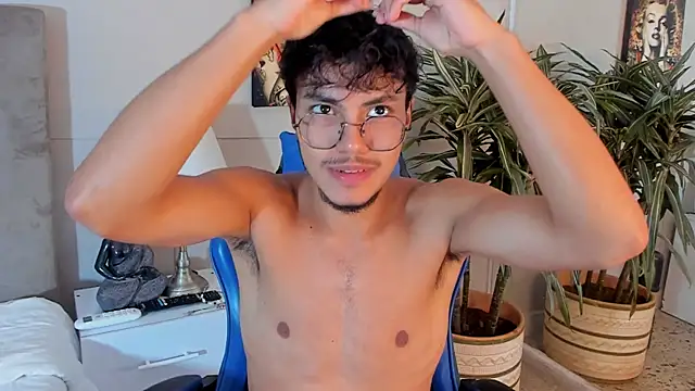 Вебкам-шоу kai_storn