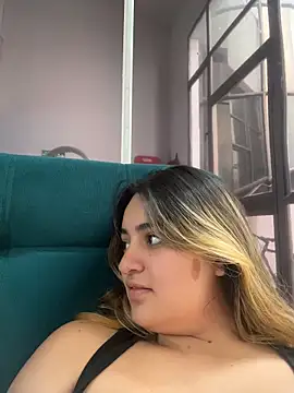 Show modela Antonella_Julieta na web-kameri