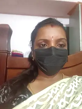 Pokazy przed kamerką – Tamil_Swathi