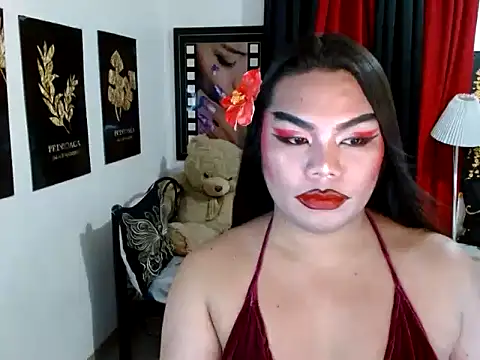 TSbrianaHugeCock – Kamerová šou