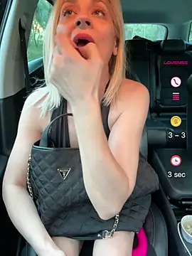 HOTLadyluna Chat XXX live