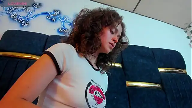 fulfill_fantasies1's Live XXX Chat