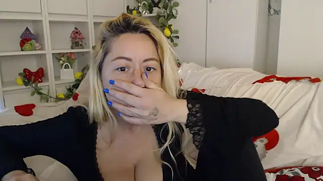 Živý XXX chat _karolynesyera_