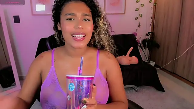 Chatroom XXX en direct de aleja_montiel__