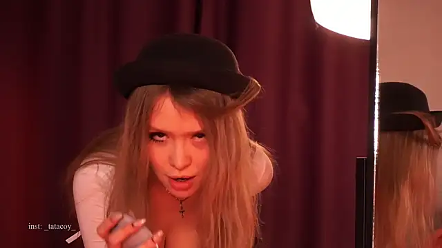 Chat +18 de TataCoy ao vivo