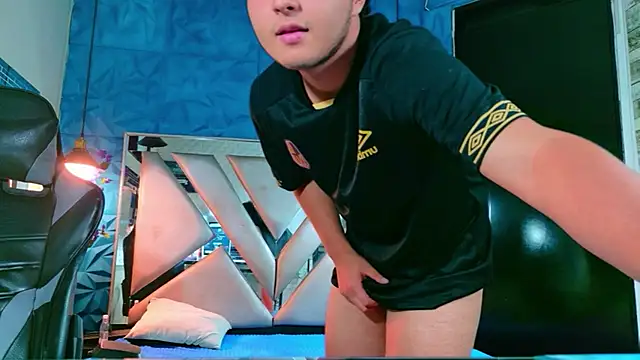 Oliver_Jameesのウェブカメラショー