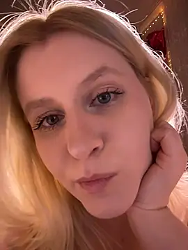 Pertunjukan Kamera Web Flora_SecretLife