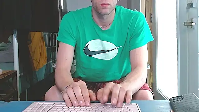 cguffey2284 Adlı Modelin Web Kamerası Şovu