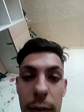 robertmrn112's Webcam Show