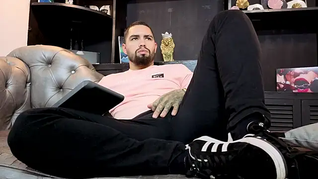 Pokazy przed kamerką – matteosantos