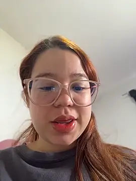 Chat +18 de Lucyklein2022 ao vivo