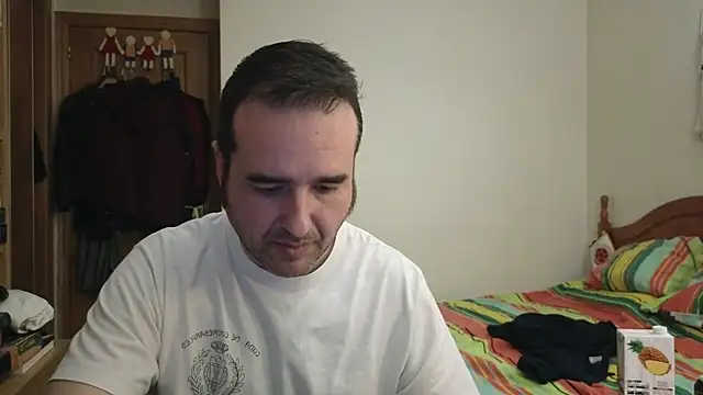 Chat +18 de curiosillo83 ao vivo