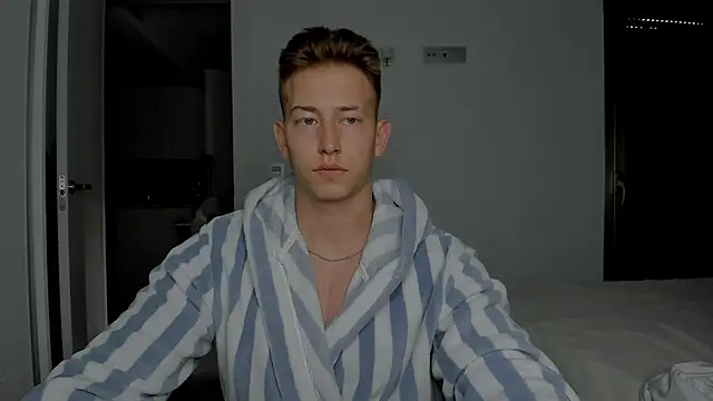 find0m_master Chat XXX in diretta