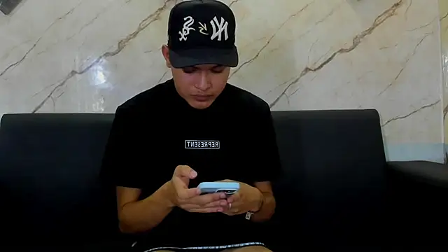 Robert_smith26n Live XXX chat