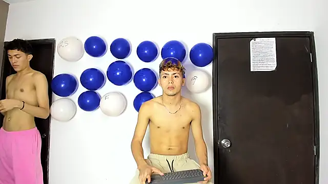 Czat XXX na żywo – AVENGER_BOYS2026