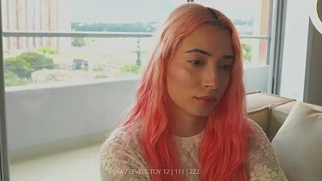 dearnina_ élő XXX-chatje