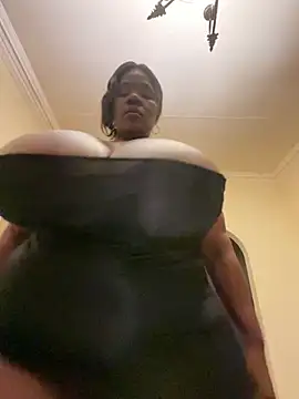 xXXSexyamazon Webcam Show