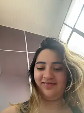 Chat XXX en directo de Antonella_Julieta