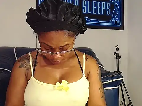 alexiaao9: онлайн-секс-чат