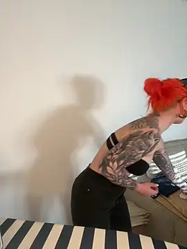 ScarletVixenLive Adlı Modelin Canlı XXX Sohbeti