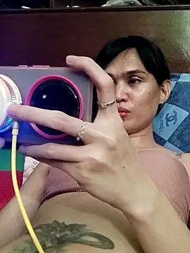 QueenSoreal – Naživo XXX chat