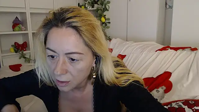 _karolynesyera_: онлайн-секс-чат