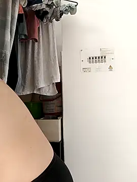 Tefannyy_: διαδικτυακό σόου στην κάμερα