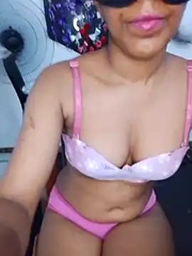 Liya_Love Chat XXX in diretta