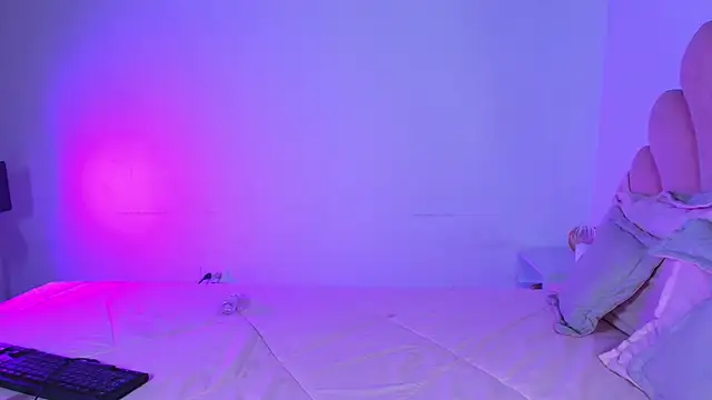 MiaColucci18 Live XXX-chat