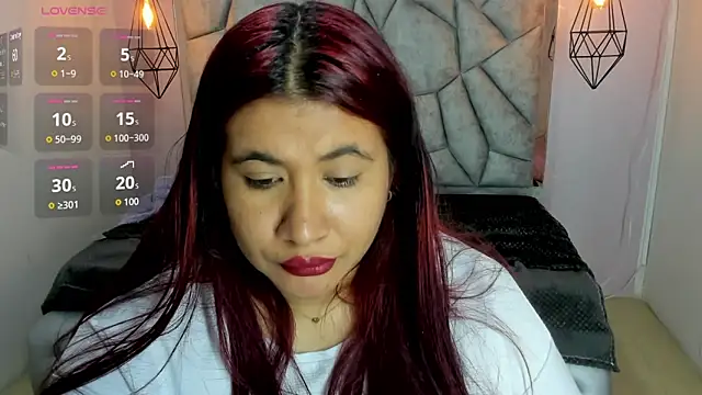 Addyy_02 élő XXX-chatje