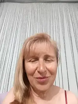 TrinaAdair – Naživo XXX chat