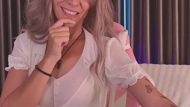 Pertunjukan Kamera Web betty_xoxoo