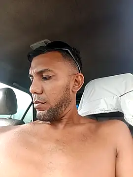 UnreadyChutzpa Show in webcam