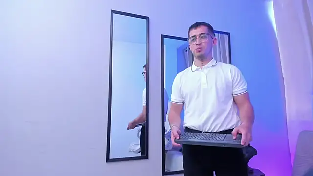 Tommas_Jhonson webkamerás műsora