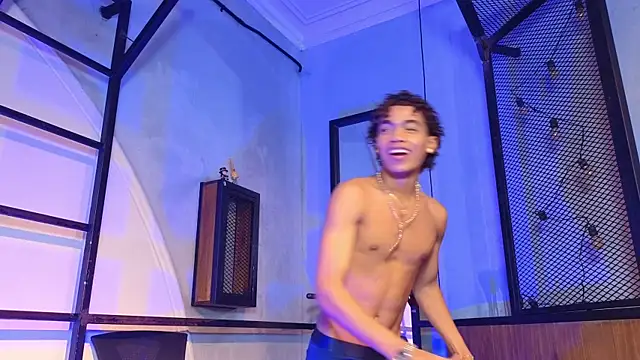 Show modela AlanCutee na web-kameri