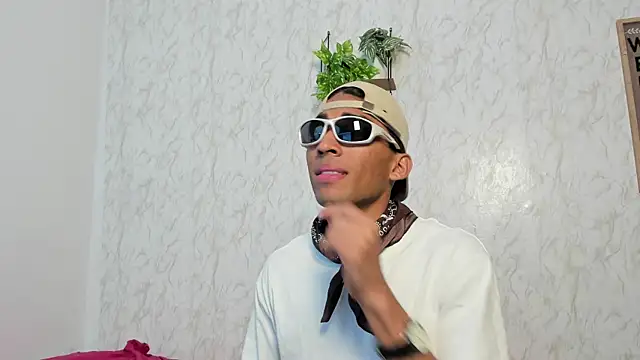 jony_honeyn Webbikameraesitys