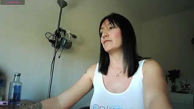 دردشة Yulian_Milf الجنسية المباشرة