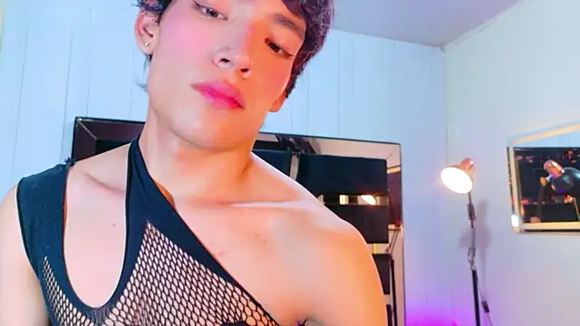 Онлайн чат XXX AlecciaNova