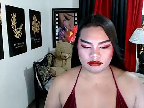 TSbrianaHugeCock: διαδικτυακό σόου στην κάμερα