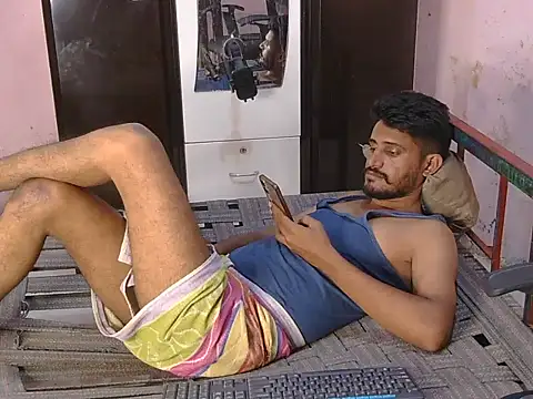 Chat +18 de HotXKrish ao vivo