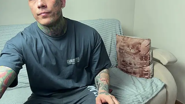 Anubisgods Chat XXX live